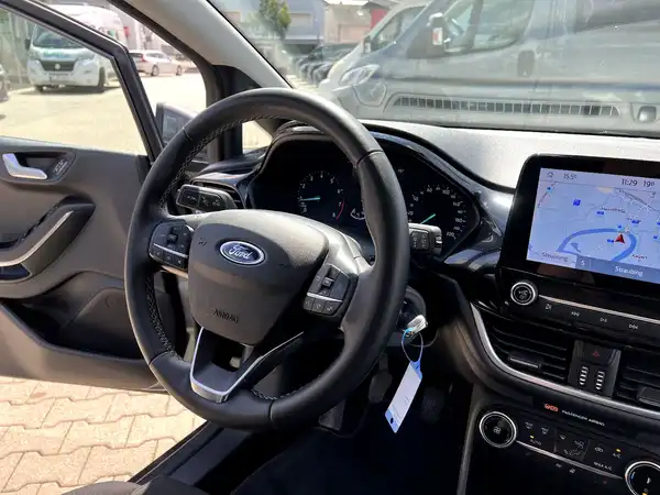 FORD FIESTA (26/27)