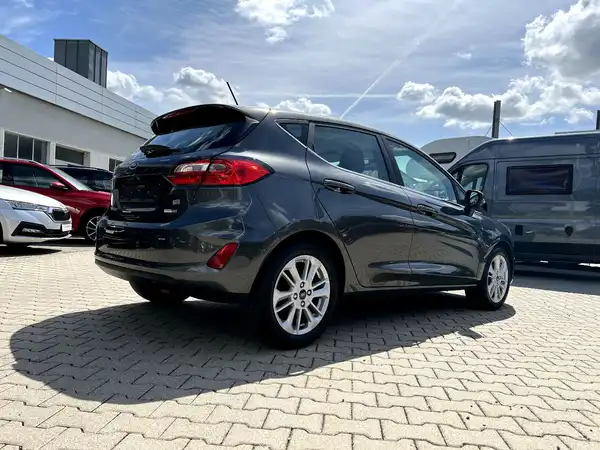 FORD FIESTA (4/27)
