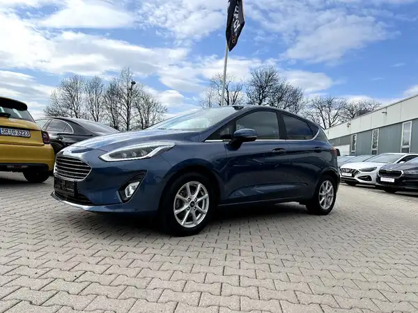 FORD FIESTA (1/26)