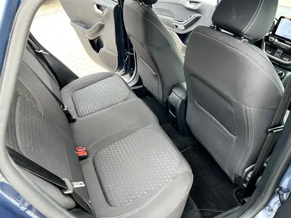 FORD FIESTA (15/26)