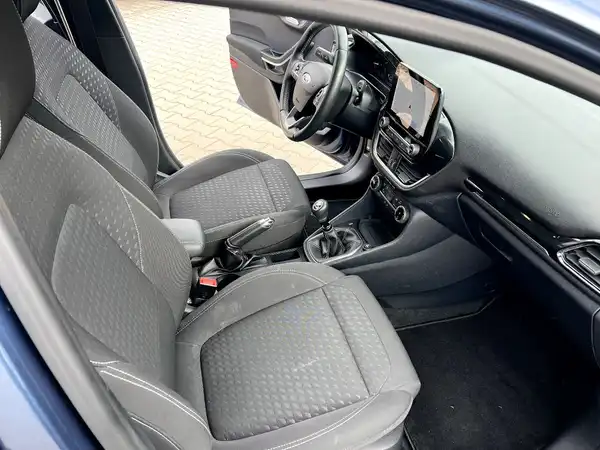 FORD FIESTA (20/26)