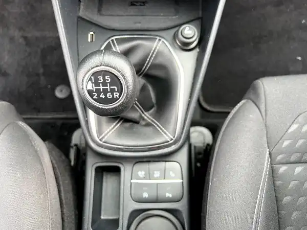 FORD FIESTA (22/26)