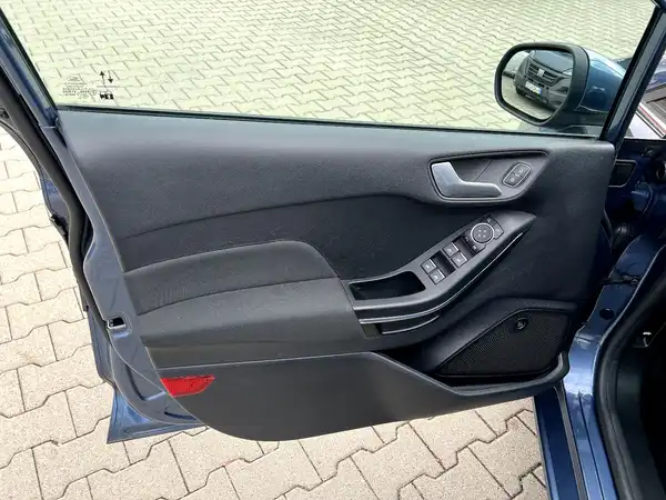 FORD FIESTA (10/26)