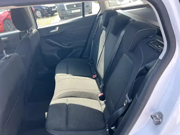 FORD FOCUS (13/26)