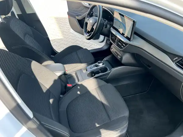FORD FOCUS (21/26)