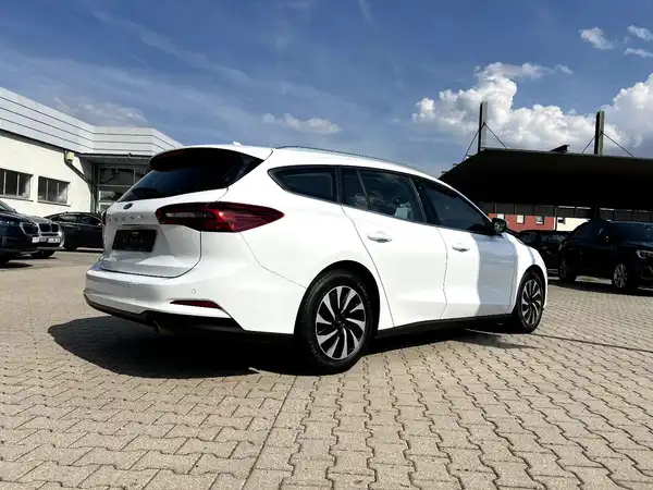 FORD FOCUS (4/26)