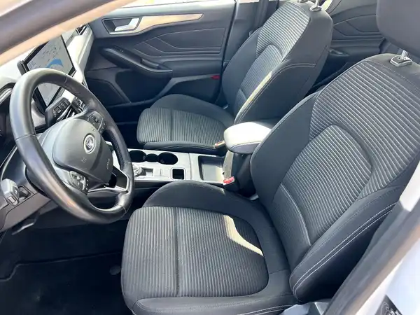 FORD FOCUS (8/26)