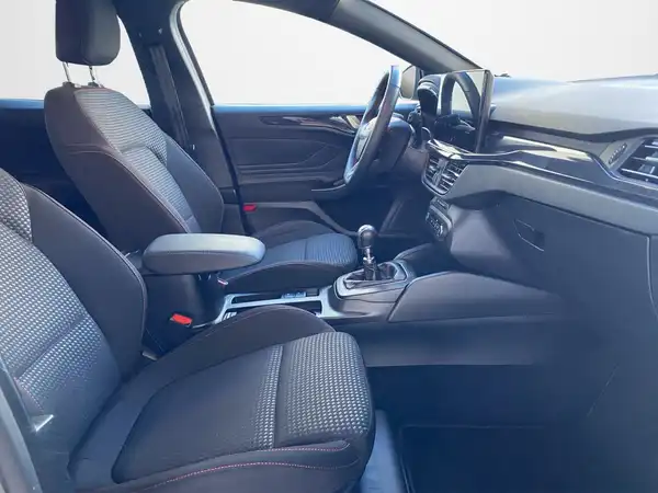 FORD FOCUS (12/21)