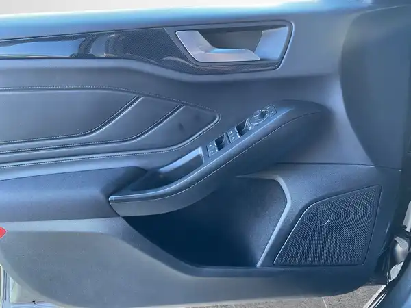 FORD FOCUS (17/21)