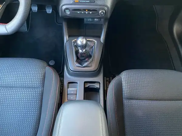 FORD FOCUS (9/21)