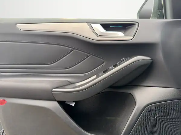 FORD FOCUS (17/19)