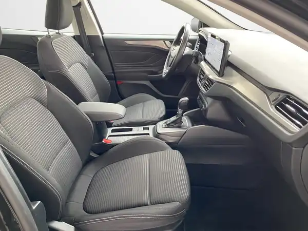 FORD FOCUS (12/19)