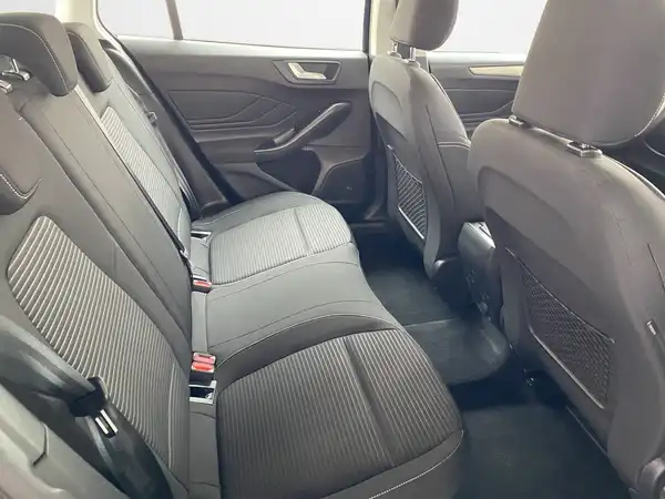 FORD FOCUS (13/19)