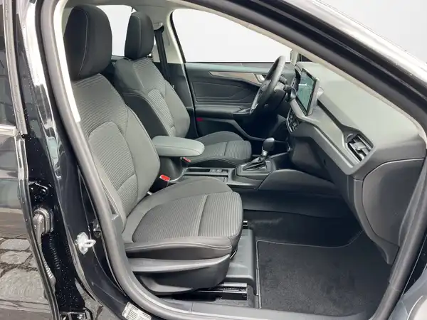 FORD FOCUS (12/23)