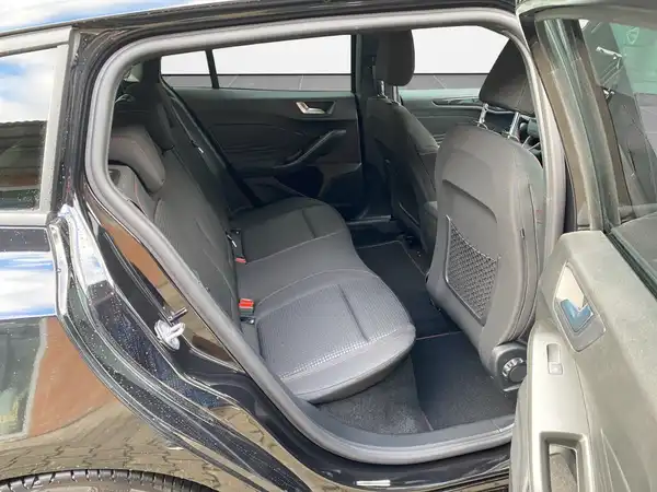 FORD FOCUS (20/23)