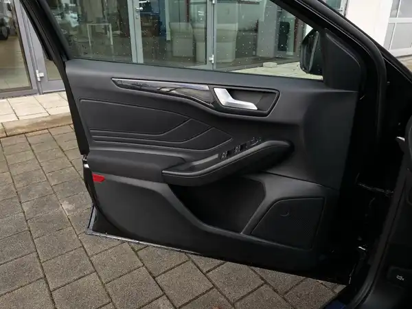 FORD FOCUS (23/23)