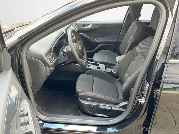 FORD FOCUS (7/23)