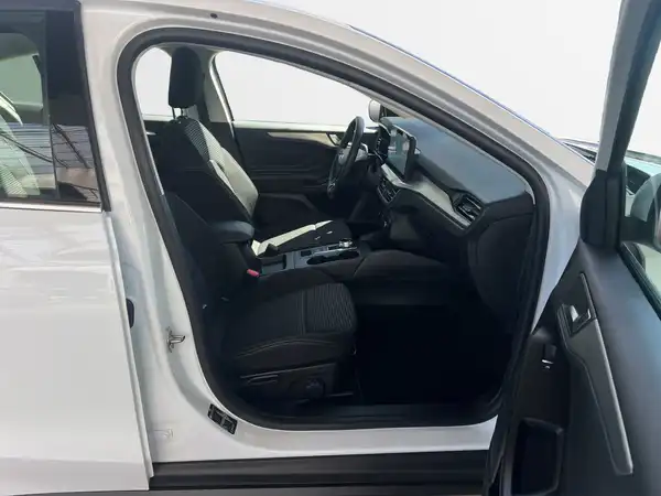FORD FOCUS (12/18)