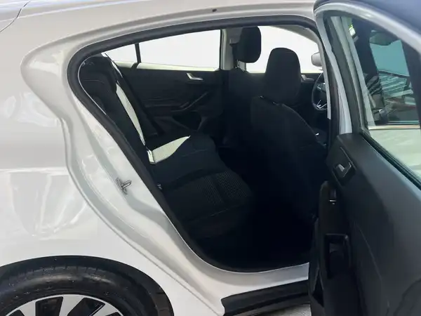 FORD FOCUS (13/18)