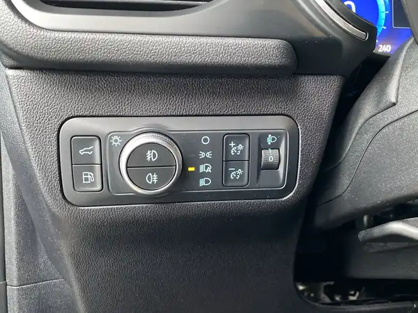 FORD KUGA (21/23)