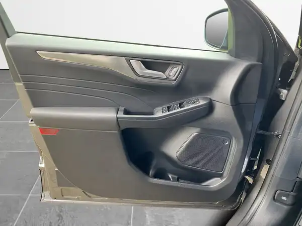 FORD KUGA (18/20)
