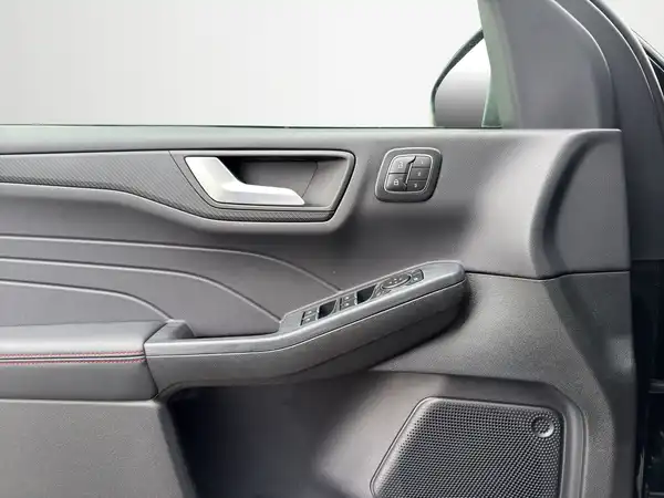 FORD KUGA (17/19)