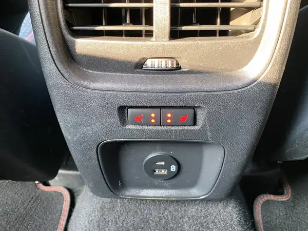 FORD KUGA (20/22)