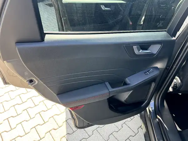 FORD KUGA (11/27)