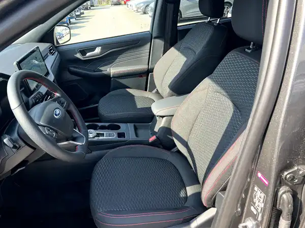 FORD KUGA (8/27)