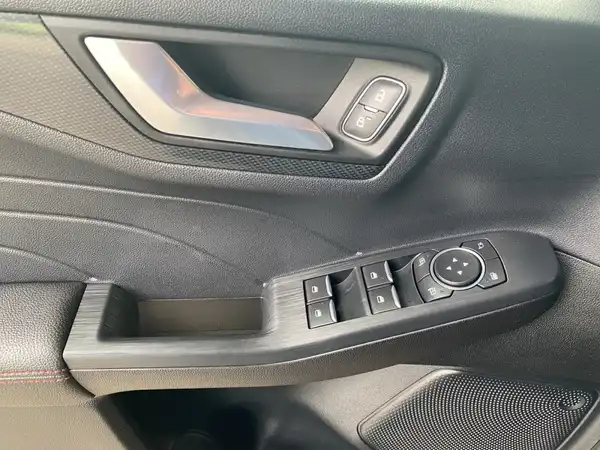 FORD KUGA (17/19)
