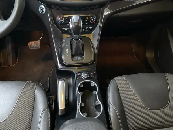 FORD KUGA (9/22)