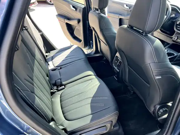 FORD KUGA (16/28)