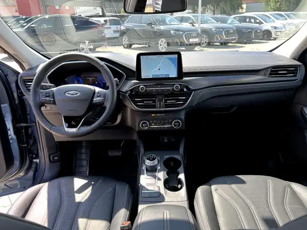 FORD KUGA (19/28)