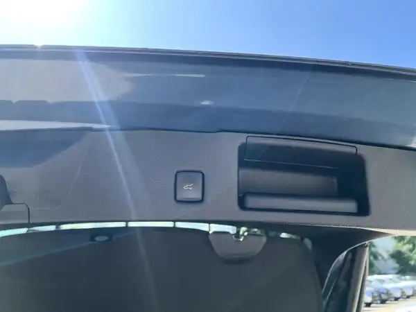 FORD KUGA (9/28)