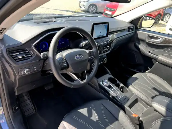 FORD KUGA (10/28)