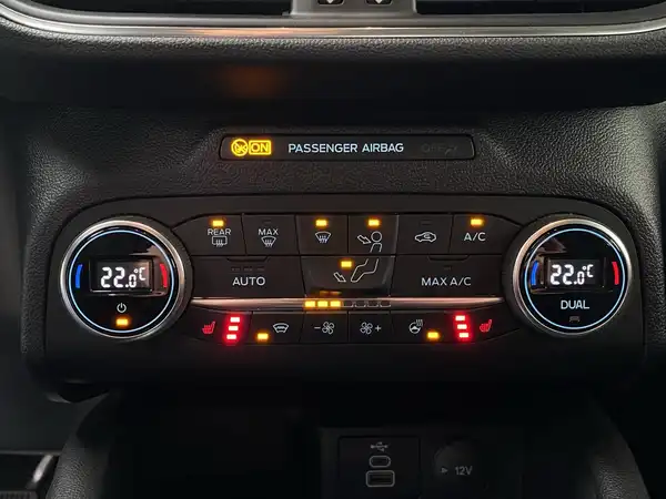FORD KUGA (21/23)