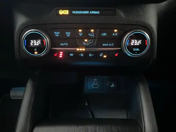 FORD KUGA (20/23)