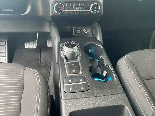 FORD KUGA (13/16)