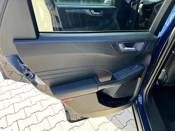 FORD KUGA (12/29)