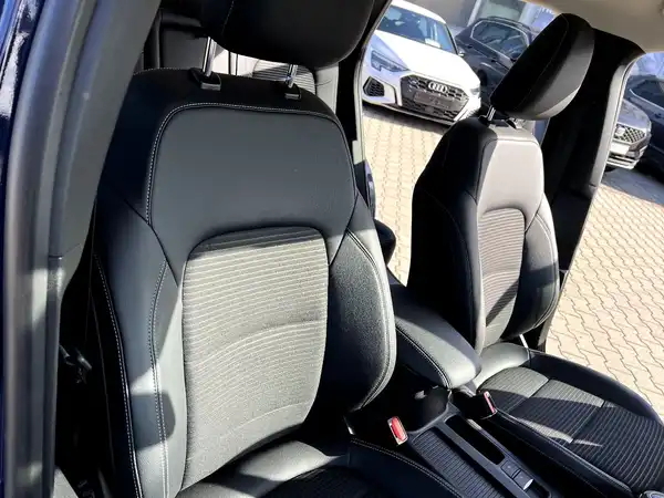 FORD KUGA (23/29)