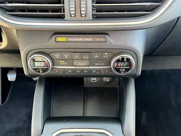 FORD KUGA (26/29)