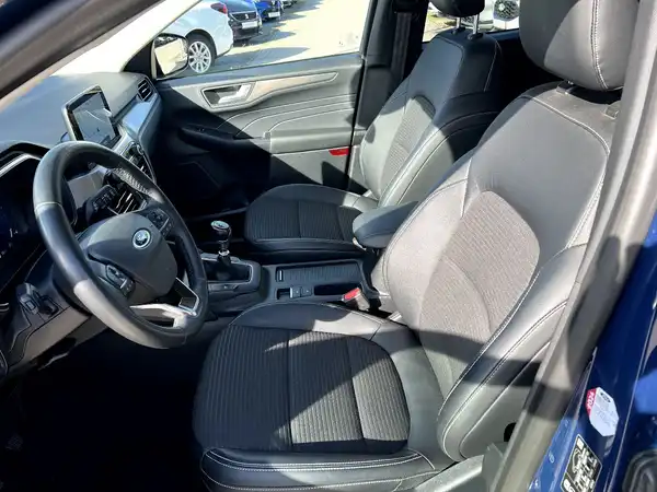 FORD KUGA (9/29)