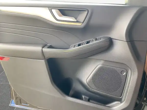 FORD KUGA (20/22)