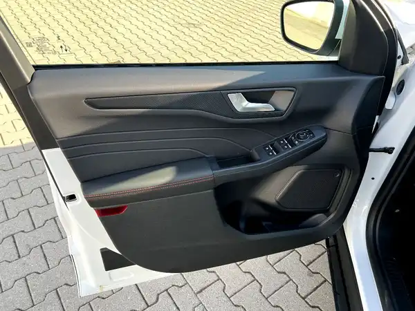 FORD KUGA (10/23)