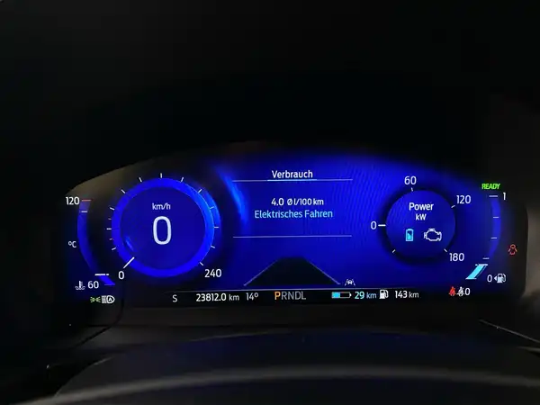 FORD KUGA (16/19)