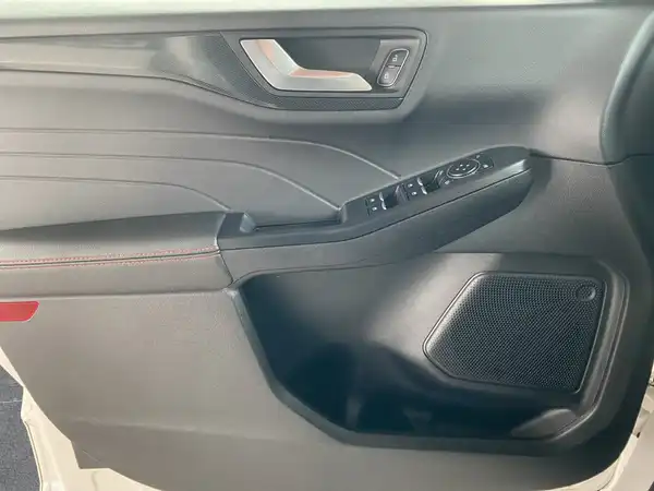 FORD KUGA (19/21)