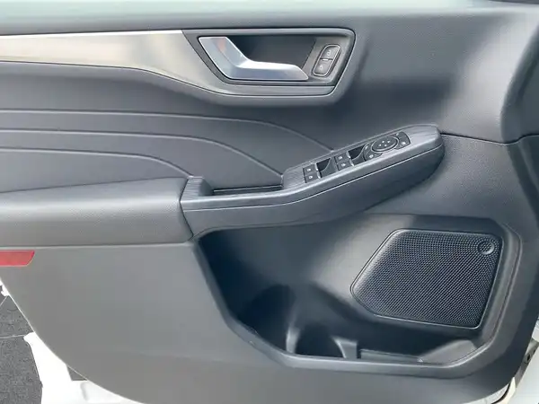 FORD KUGA (17/20)