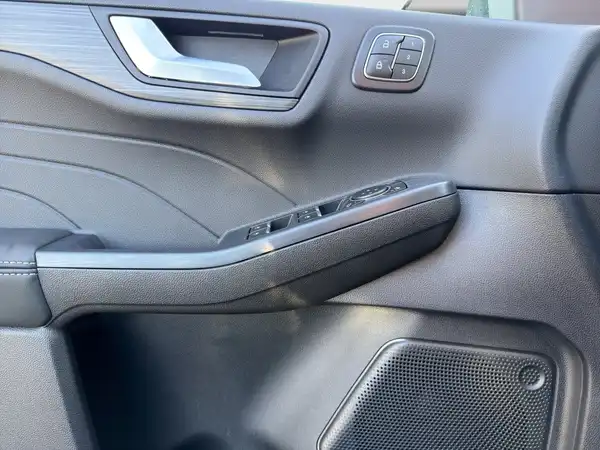 FORD KUGA (17/19)