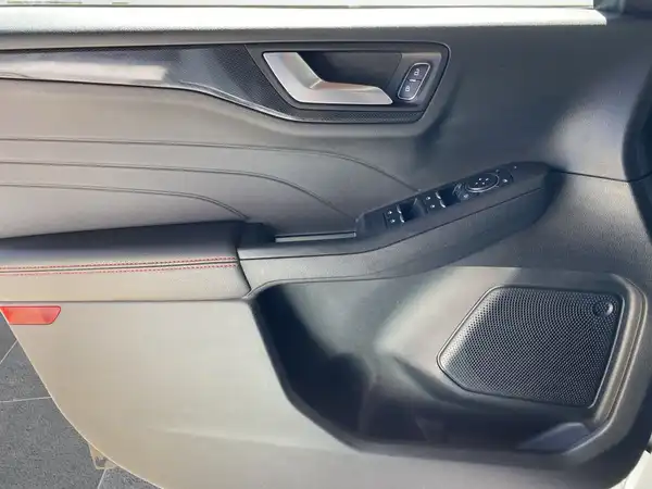FORD KUGA (17/21)