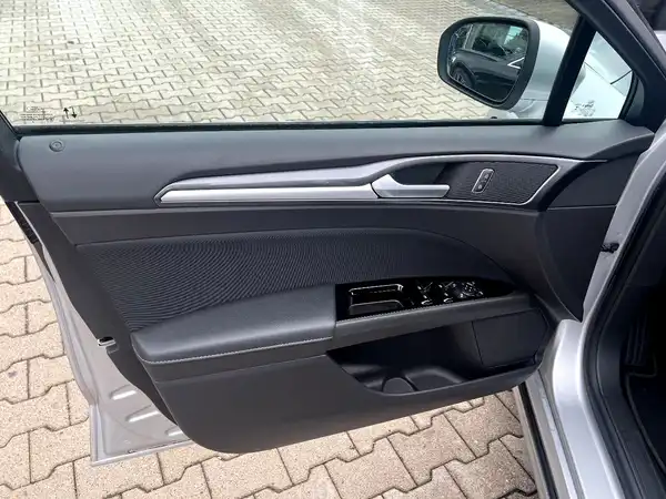 FORD MONDEO (11/27)